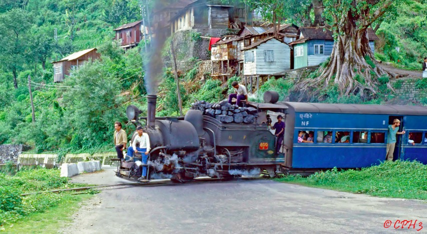 The Darjeeling Limited // 2007 //Train Exterior