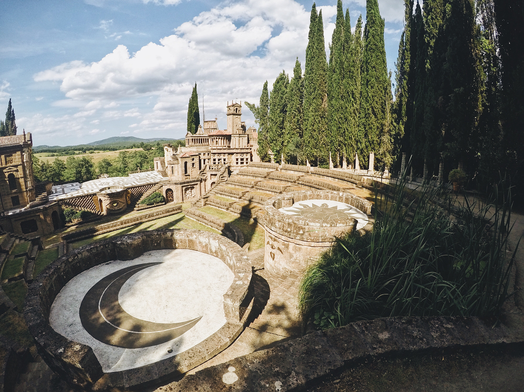 Deep in Italy, One Man's Surrealist Mini-City Sleeps