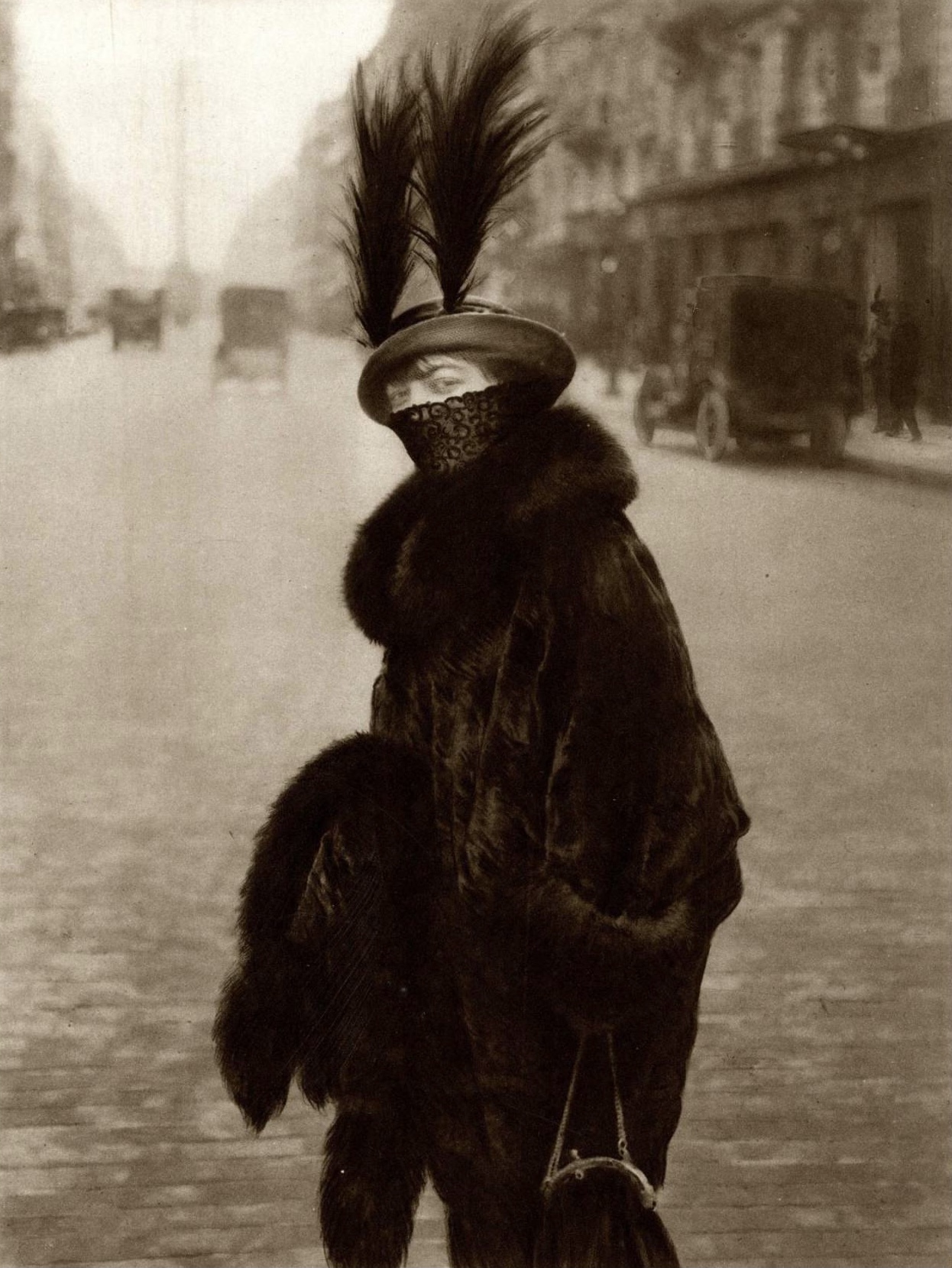 Parisian woman with Turkish Veil on Rue de la Paix, 1914: A Short